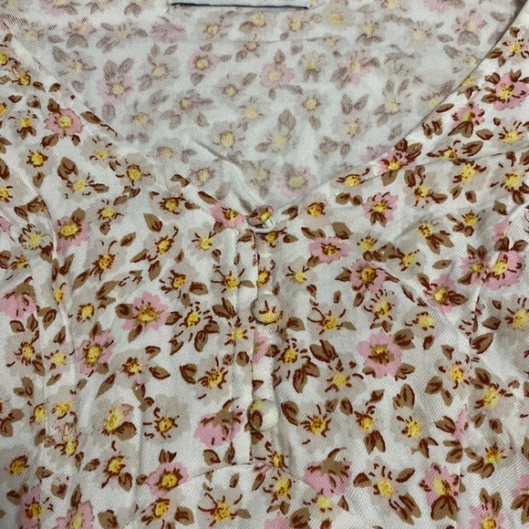 Adorable juniors floral sun dress - Picture 6 of 8
